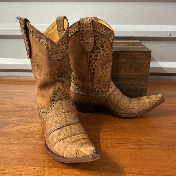 Old Gringo Shoes - Old Gringo Women Brown Leather Animal Print Croc Studded Cowgirl Boot 7.5